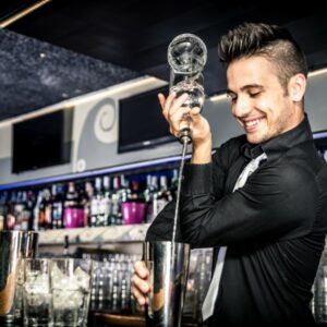 Professional Cocktail and Flare Bartender